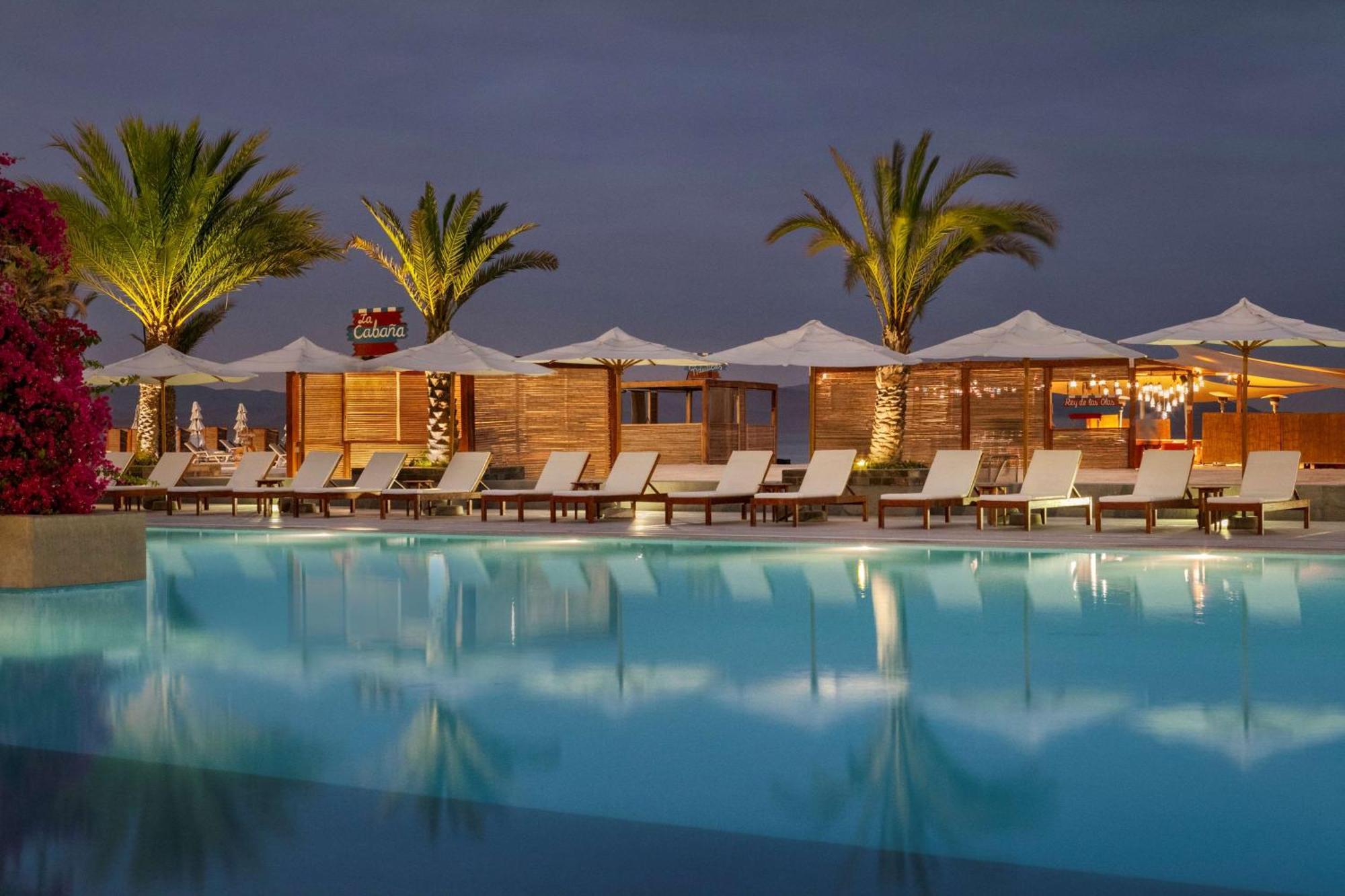 The Legend Paracas Resort, A Destination By Hyatt Hotel Exterior foto The pool at the Four Seasons Hotel