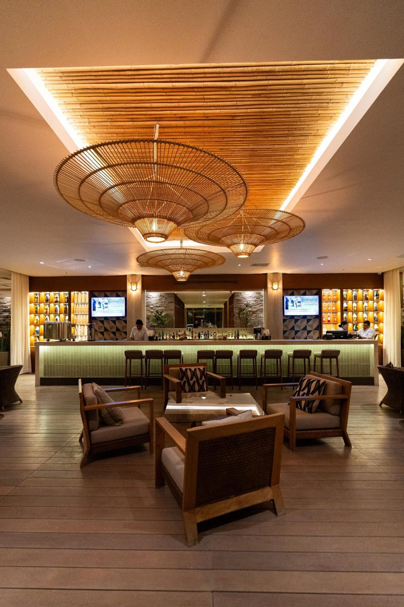 The Legend Paracas Resort, A Destination By Hyatt Hotel Exterior foto The bar at the lounge